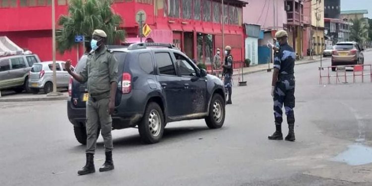 Des contrôles policiers à Libreville