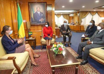 Rose Christiane Ossouka Raponda et l’Ambassadrice Rosário Bento Pais