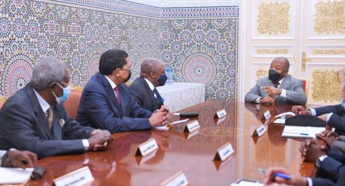 Gabon : Ali Bongo en concertation avec ses conseillers politiques