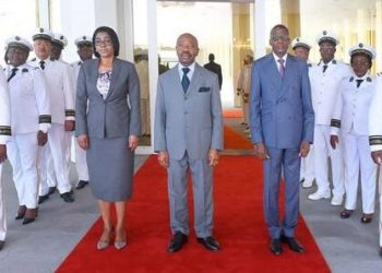 Journée nationale du drapeau : Ali Bongo Ondimba devise avec les gouverneurs du pays