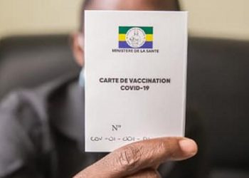 1,2 million de personnes vaccinées : l’exigence d’Ali Bongo pour la levée du couvre-feu