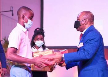Concours national des meilleurs élève avec Ali Bongo Ondimba