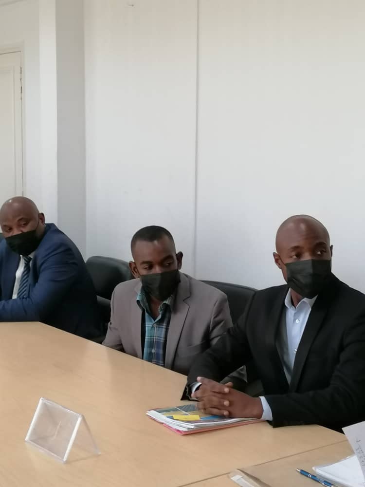 Quelques membres du CPPPL,  patrons des médias assistant à la remise du MEMO au ministre d'État en charge de la Communication 