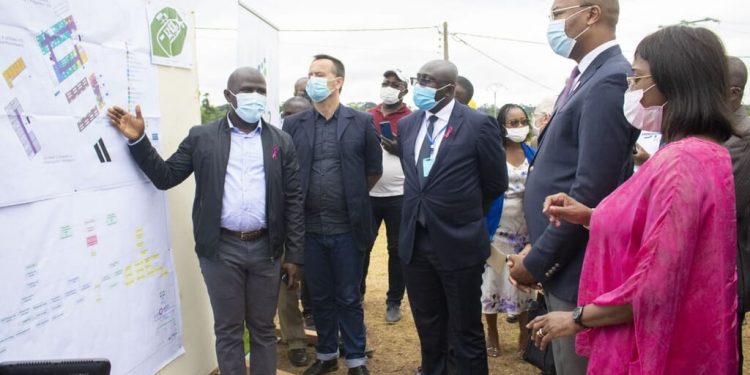 Le ministre de la Santé Guy Patrick Obiang Ndong lance le programme des 8 centres de santé à Fougamou pour les 4 provinces financés par l'AFD