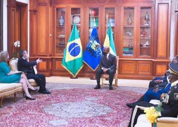José Marcos Nogueira Viana du Brésil, avant la France et l'Inde, l'un des trois ambassadeurs en tête à tête avec le président Ali Bongo Ondimba