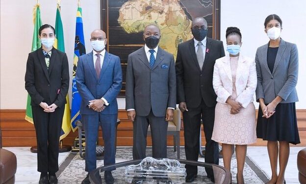 La délégation du Commonwealth conduisant la mission d'évaluation de l'entrée du Gabon au sein de cette organisation