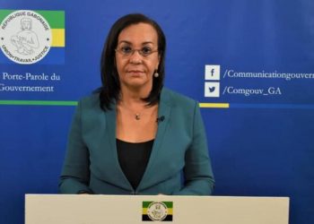 Le porte-parole du gouvernement Madeleine Berre, lisant le Communiqué final du Conseil des ministres © D.R