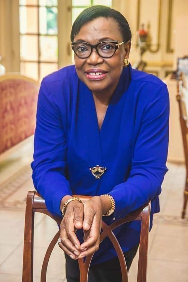 Paulette Missambo, la nouvelle présidente de l'UN dont le prédécesseur Zacharie Myboto reçoitun hommage pour 