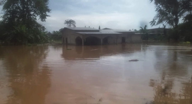 Bikélé, l'un des deux arrondissements de Ntoum sous les eaux 
