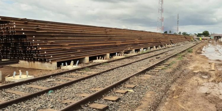 La Setrag a reçu 60kgs de rails pour remplacer les 50 kgs en vue de la modernisation du chemin de fer