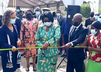 Livraison officielle du bassin versant de Nzeng-Ayong par le Premier ministre Rose Christiane Ossouka Raponda, 6 ans après le lancement des travaux