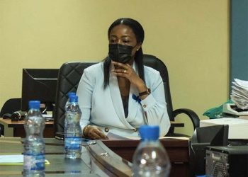La ministre de la Justice Erlyne Antonella Ndembet épse Damas a présidé une séance de travail sur les conditions d'incarcération des prisonnières à la prison centrale de Libreville