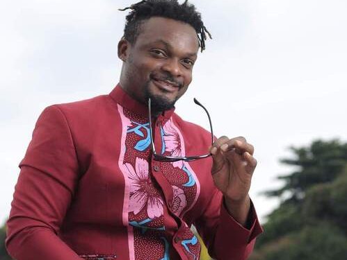 L'humoriste gabonais Manitou remporte le prix RFI Talents du Rire 2021