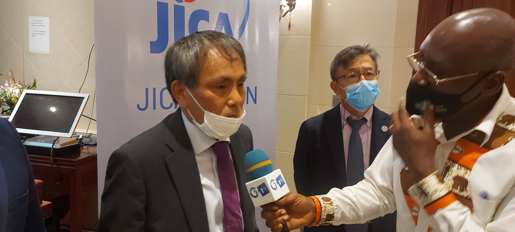 S.E.M Shuji Noguchi, ambassadeur du Japon au Gabon devant la presse