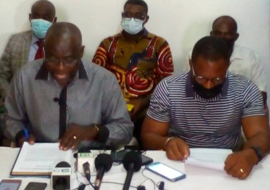 Les enseignants grévistes ont décidé de cracher sur la suspension et la radiation des syndicalistes décidées par Mouguiama
