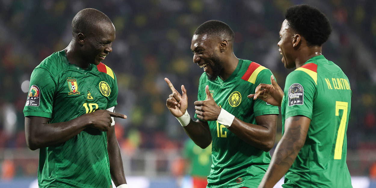 Les Lions indomptables célébrant le deuxième but qui les a permis d'être qualifiés pour les demi-finales 