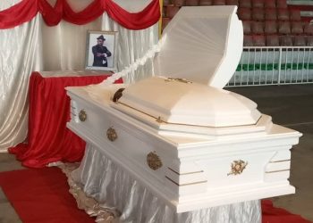 Le corps de Guy Christian Mavioga au gymnase d'Oloumi justes pour quelques heures avant d'être inhumé demain au cimetière de Mindoube