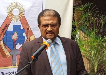 Le président Jacques Adiahenot de la nouvelle trouvaille de l'opposition appelée Gabon d'abord