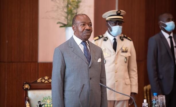 Le président Ali Bongo Ondimba rencontre les personnels militaires anciens et nouveaux au Palais présidentiel