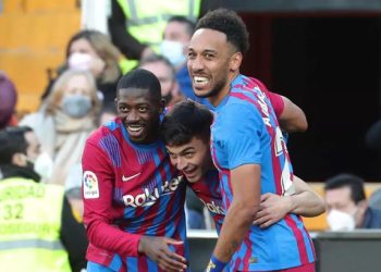 Pierre-Emerick Aubamayang redore son image au Barça avec un triplé et un record face à Valence