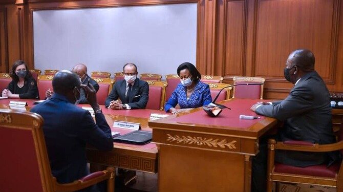 Différend frontalier Gabon-Guinée équatoriale, la présidente de la Cour constitutionnelle Marie-Madeleine Mborantsuo et son équipe chez Ali Bongo pour des directives