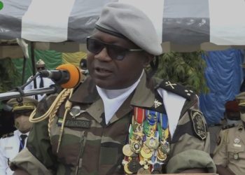 Le chef d'Etat-Major des Forces Armées gabonaises le Général Yves Ditengou limogé par le ministre de la Défense nationale Michael Moussa-Adamo en l'absence du décret de nomination de son successeur