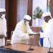 Les frères musulmans de El Hadj Ali Bongo lui remettent le rapport du 4e congrès du CSAIG