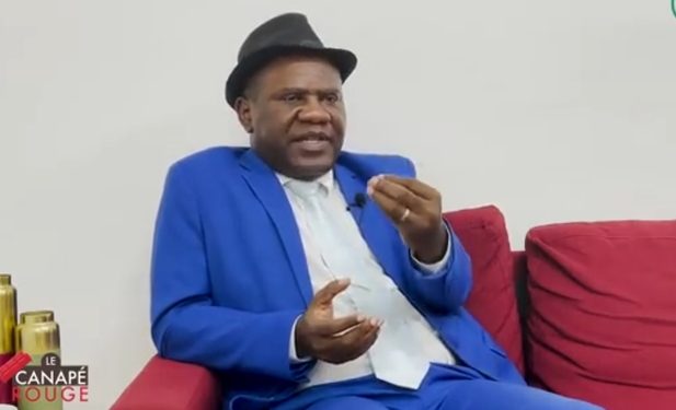 Le président du 7MP Joël Ngoueneni Ndzengouma a déclaré sur l'émission Canapé rouge que Jean Ping tient l'agenda diplomatique d'Ali Bongo Ondimba