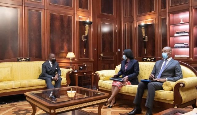 Le gouvernement du Gabon doit rendre des comptes pour les 200 milliards de FCFA reçus de l'institution, ici Ali Bongo, Ossouka Raponda et le ministre de la Santé