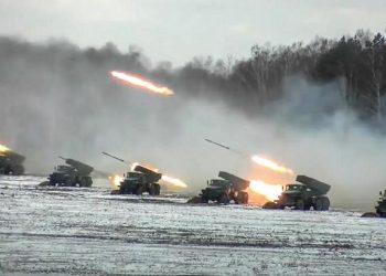 La Russie a déclaré la guerre à l'Ukraine par des frappes aériennes et terrestres