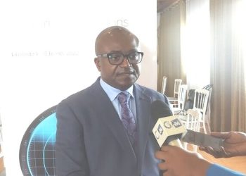 Francis Nkéa ministre de la Lutte contre la corruption lors devant la presse