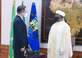 L'ambassadeur de Chine Changchun Hu est venu faire ses adieux à Ali Bongo Ondimba