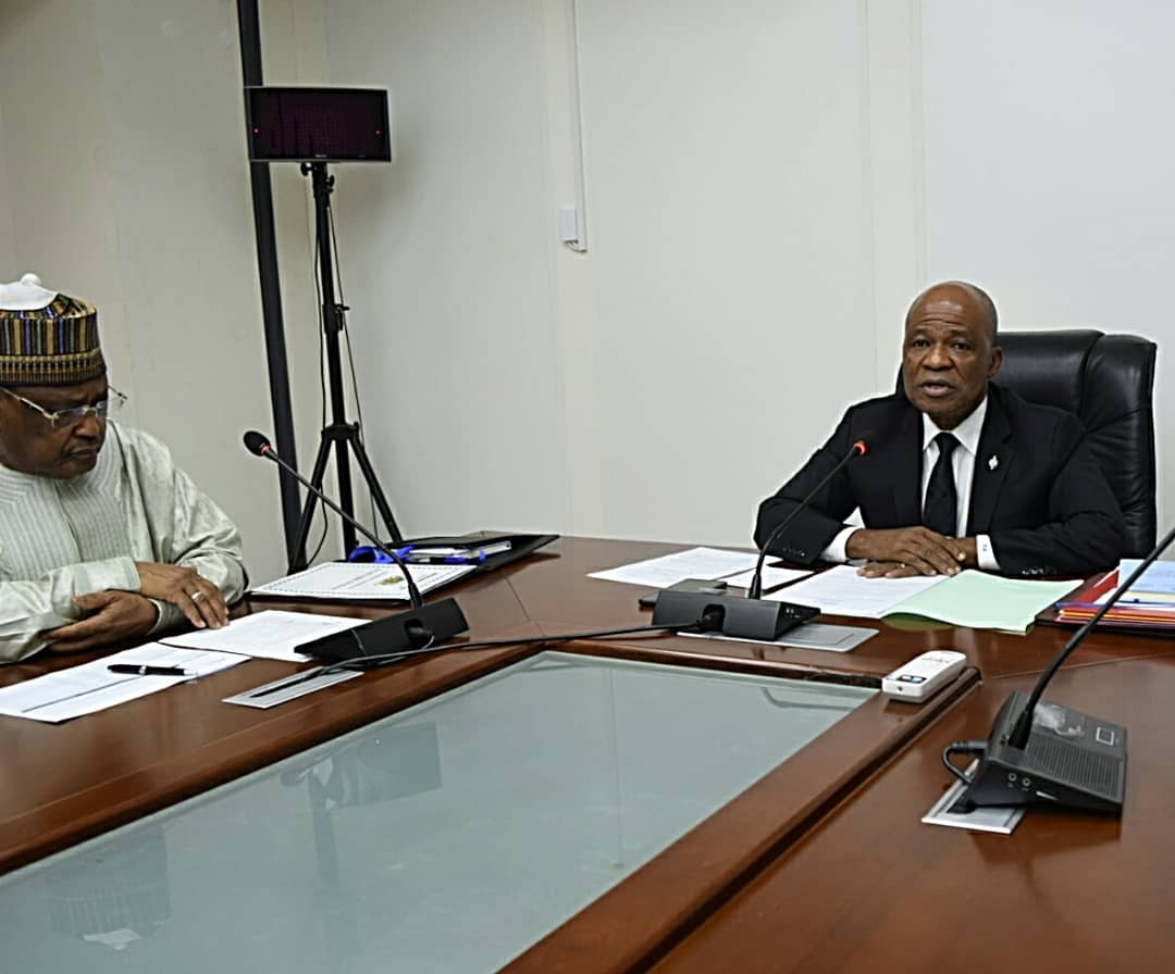 Le président Faustin Boukoubi présidant une réuni avec certains de ses paires présidents