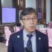 Umemoto Shinji, le représentant résident de la JICA résumant le bilan et les perspectives du projet PROCOBHA devant la presse