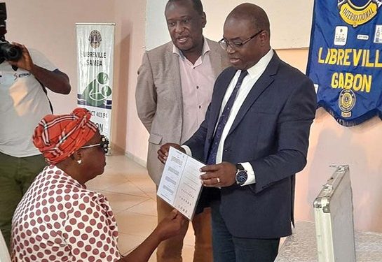 Le DG de la Setrag lors du lancement des consultations ophtalmologiques pour une bonne santé des yeux à Ntoum