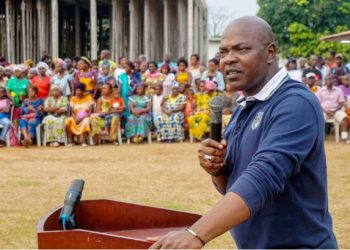 Yves Fernand Manfoumbi appelle la population de la Dola à la reconnaissance et loyauté à l'égard d'Ali Bongo