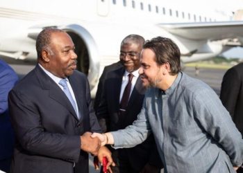 BLA ici à droite est poursuivi pour détournement de biens i