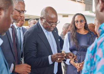 Le ministre du Commerce et des PME, Yves Fernand Manfoumbi prenant une part active au forum de l'agriculture organisé par Okoumé Capital