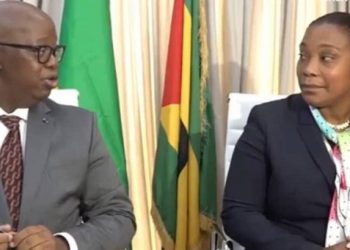 Michael Moussa Adamo, et son homologue santoméenne, Edite Ten Jua lors de la suppression de visa entre le Gabon et Sao Tomé-et-Principe