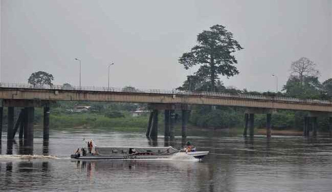 Le ministre des TP a visité les ponts d’Isaac et d’Adouma à Lambaréné et rassure sur la solidité des infrastructures