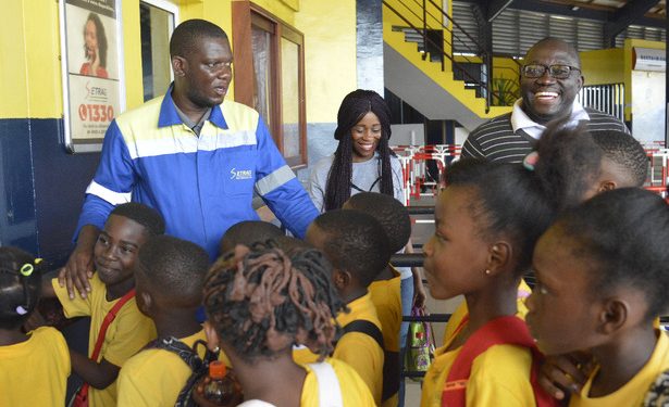 Les élèves de l'école laïque les vainqueurs en excursion à la gare d'Owendo