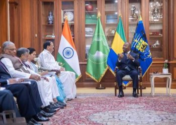 Le Vice-président d'Inde, Venkaiah Naidu et Ali Bongo devisent au Palais présidentiel