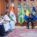 Le Vice-président d'Inde, Venkaiah Naidu et Ali Bongo devisent au Palais présidentiel