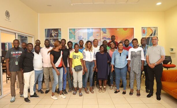 Comilog offre des formations gratuites aux jeunes de Moanda dans le numérique
