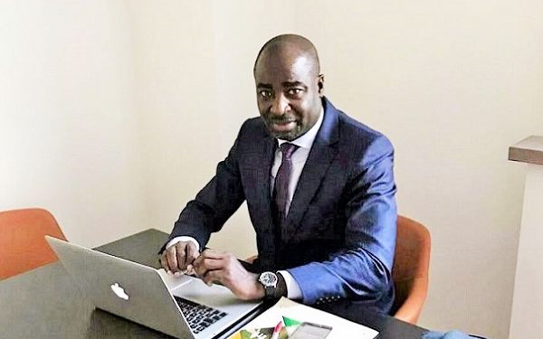 CNSS, la tête du directeur général Patrick Ossi Okori mis prix par les retraités