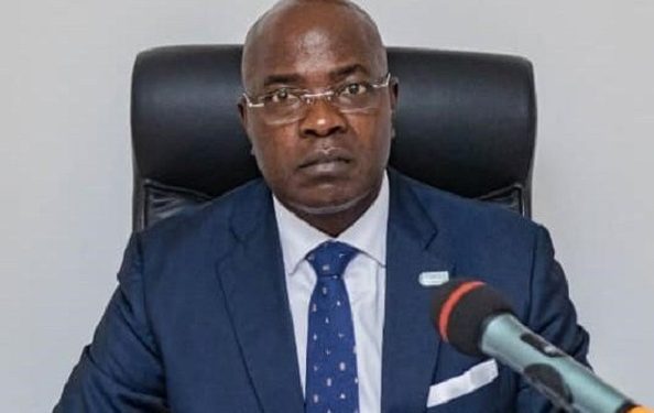 Truffé d'insuffisances, le ministre du Commerce Yves Fernand Manfoumbi veut changer l'actuel Code du Commerce