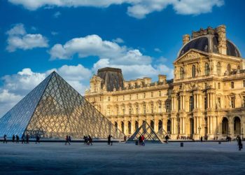 14 Gabonais mis aux arrêts à Paris pour trafic de faux-billets d'accès au musée du Louvre
