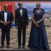 Michael Moussa-Adamou, le ministre gabonais des Affaires étrangères avec le président Paul Kagame après l'entrée du Gabon et le Togo dans le Commonwealth