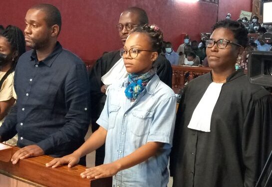 Ike Ngouoni Alila Oyouomi à l'extrême gauche condamné à 8 ans de prison avec une amende de 5 milliards de FCFA