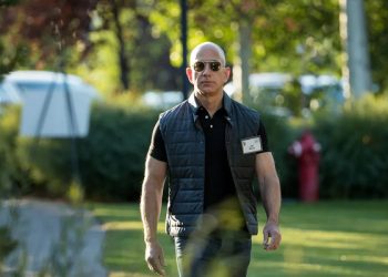 Jeff Bezos, le 2e homme le plus riche du monde est au Gabon